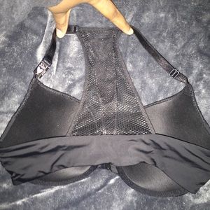 32D sports like bra